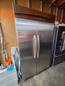 THERMADOR 48" STAINLESS STEEL BUILT-IN SIDE BY SIDE REFRIGERATOR ICE MAKER