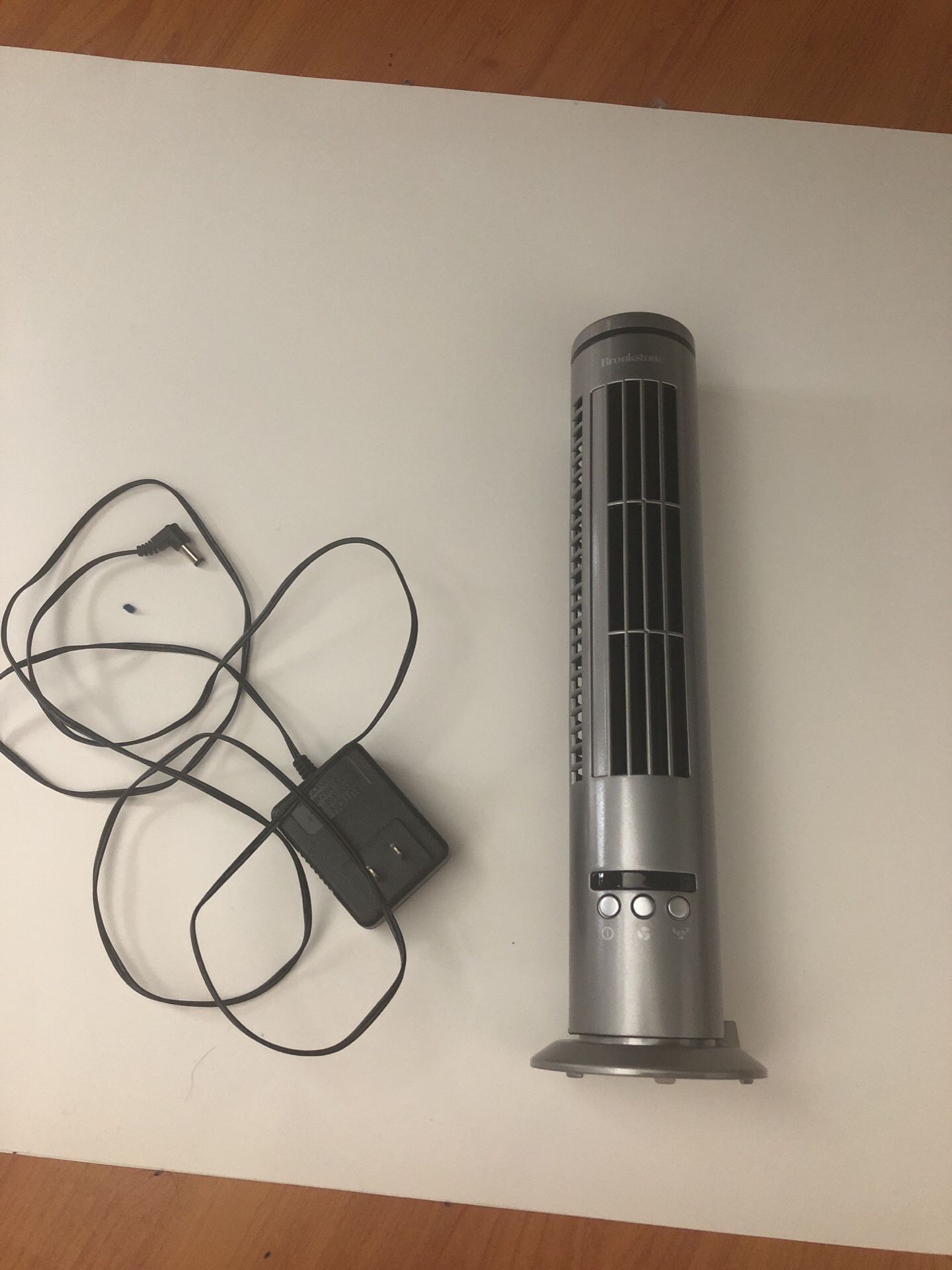 Small fan brookstone MTH 09F01
