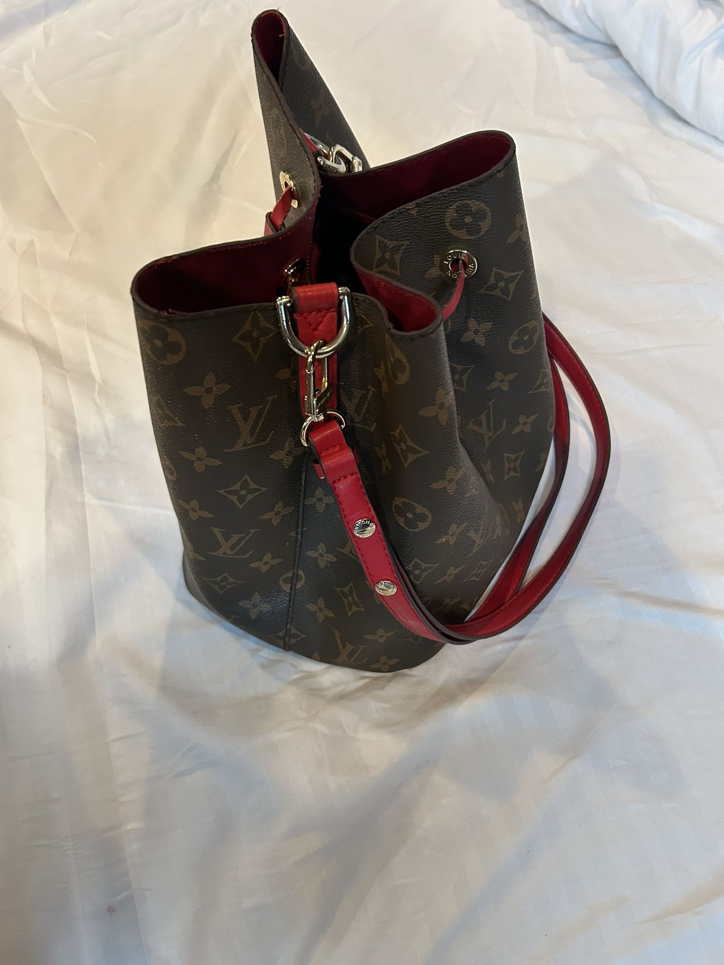 Louis Vuitton NeoNoe Bag