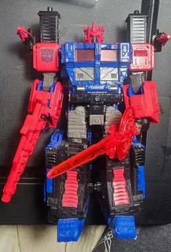 Transformers shattered glass Ultra Magnus