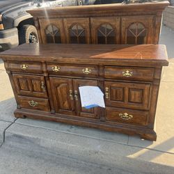 China Cabinet Hutch 