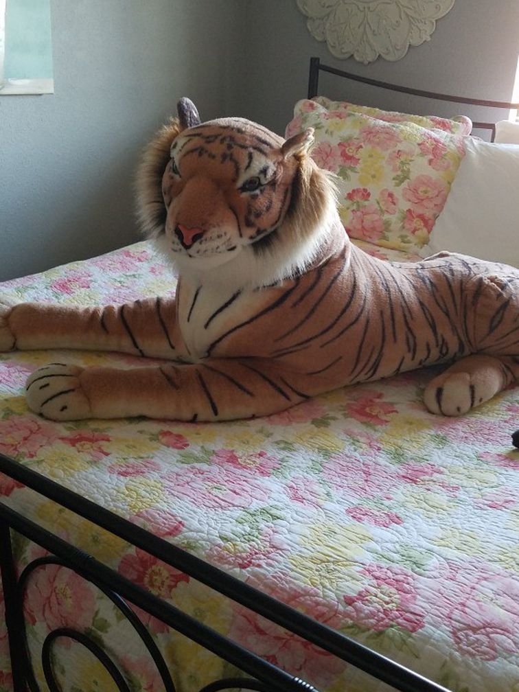 Pending Pickup! Giant Stuffed Tiger