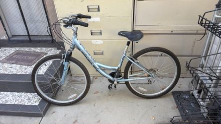 Diamondback Serene Classic Women's Comfort Bike