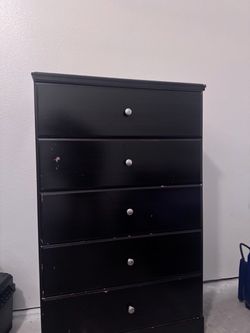 Black 5-Drawer Tall Dresser Chest