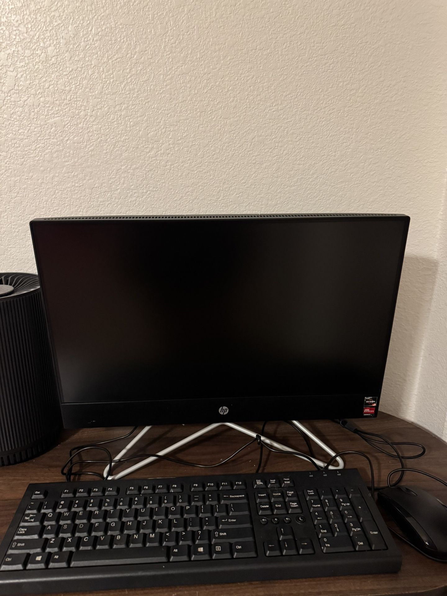 HP Desktop Computer 22"  All-in-One  1TB Black