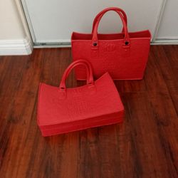 Tote  bags or beach bags