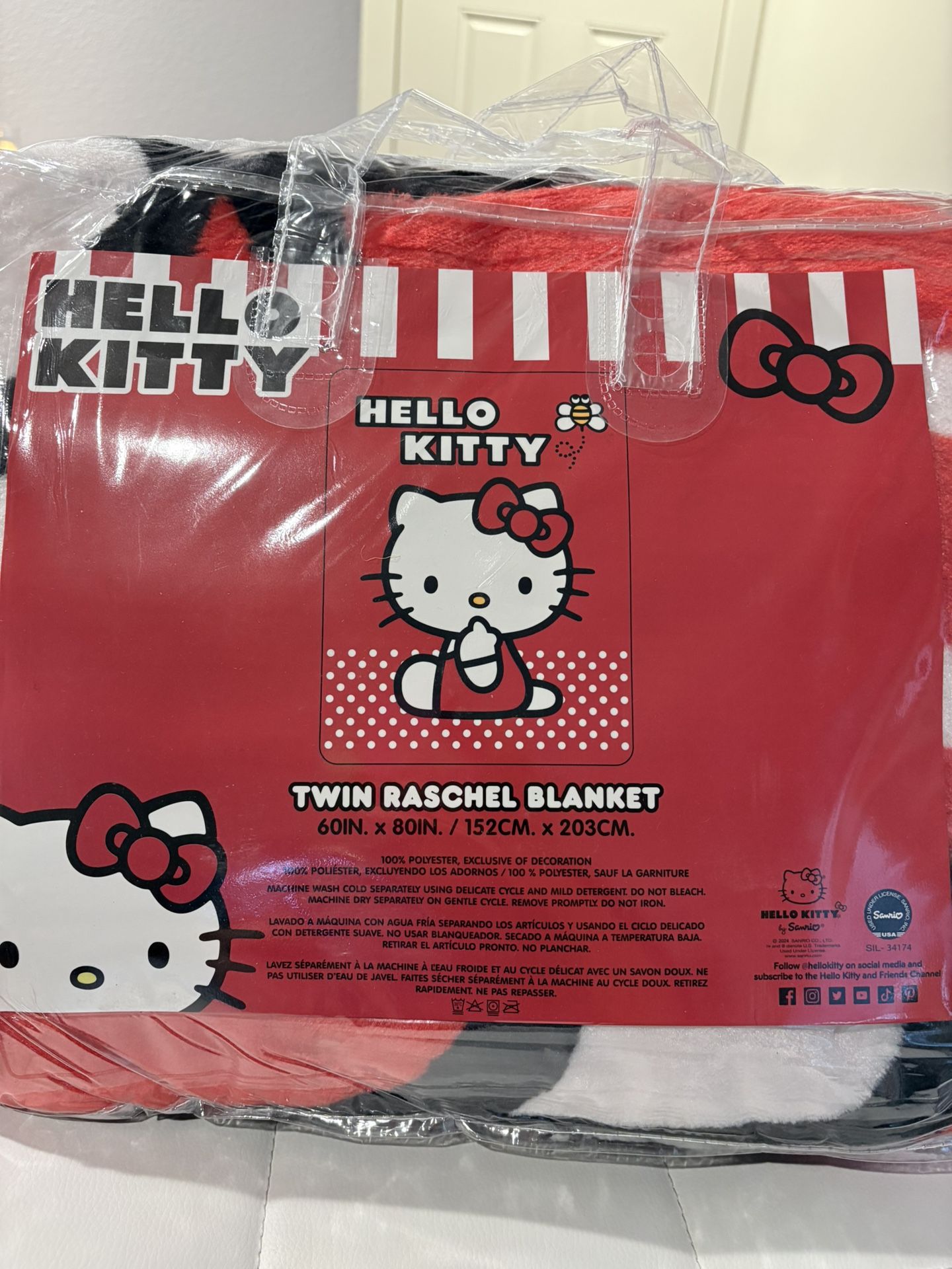 Hello Kitty Disney Blanket (twin)
