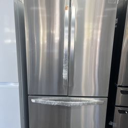 Out Of Box / Dents Or Scratches Only / Counter Depth Max Fridge With Water /ice Dispenser Now$1299 Was$2499