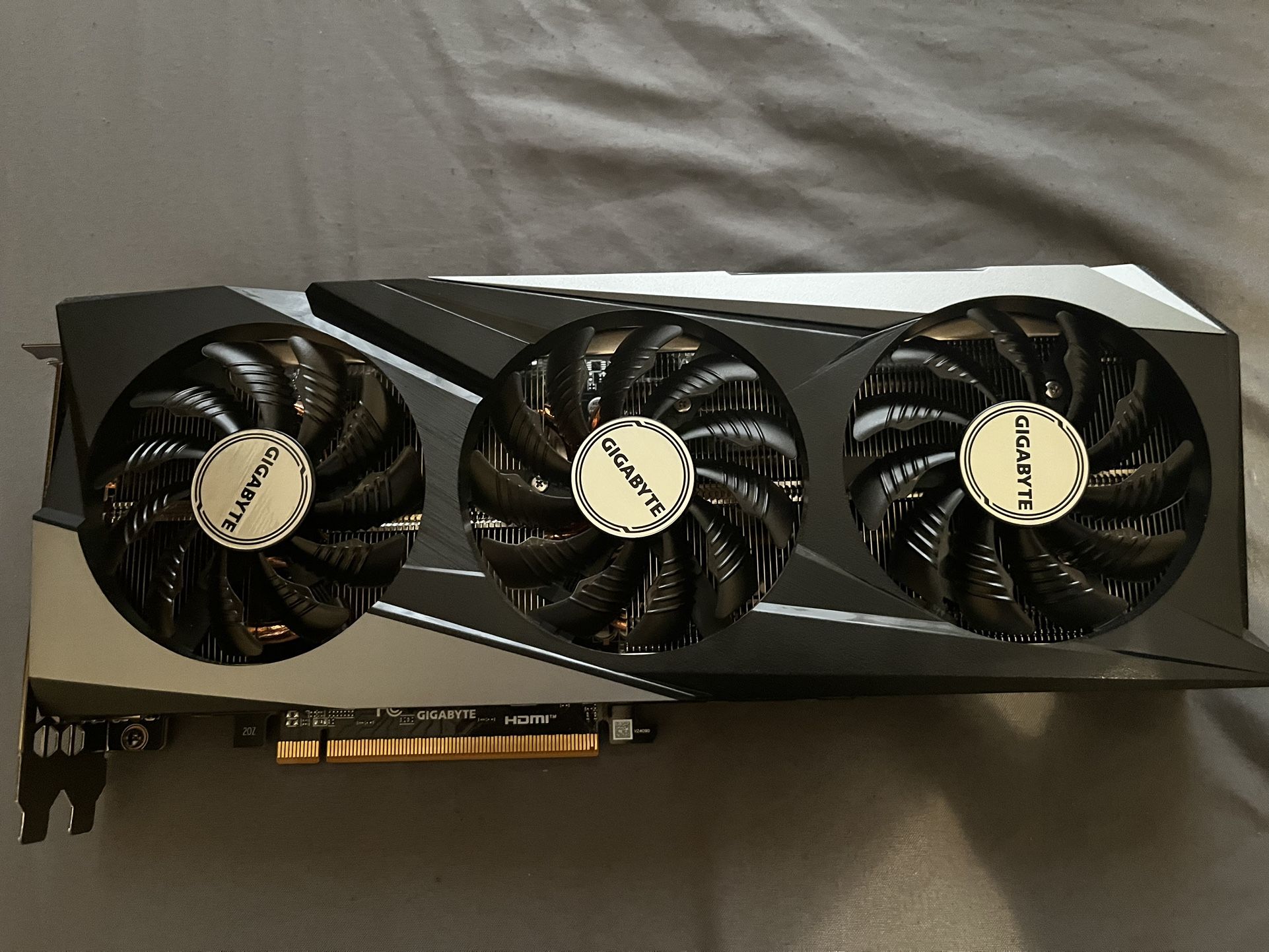 Gigabyte AMD Radeon RX 7600 Gaming Overclocked Triple Fan 8GB GDDR6 PCle 4.0 Graphics Card