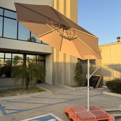 New In Box 10 Foot Diameter Outdoor Patio Offset Cantilever Deck Umbrella With Cross Stand Require Counter Weight 