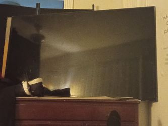 Flat Screen TV with Thin Bezel