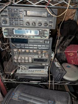 VINTAGE CAR STEREOS