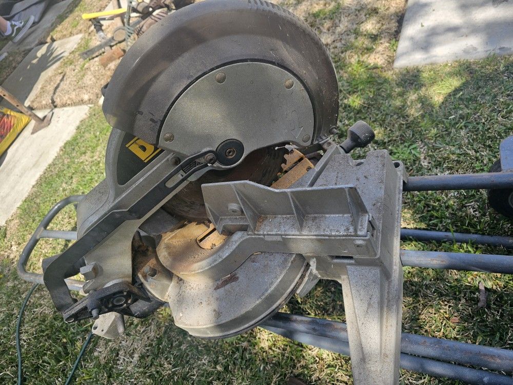 Dewalt SAW