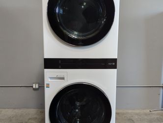 LG Single Unit Front Load  WashTower(TM) with Center Control(TM) 4.5 cu. ft. Washer and 7.4 cu. ft. Electric Dryer (WKEX200HWA-D-4085)