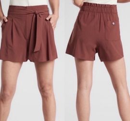 Athleta plus size 20 Women's High-Waist Tie-Front Shorts