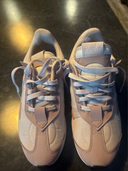 Nike women’s air max pre day Venice plum Fog size 9.5 like new model DJ5407-500