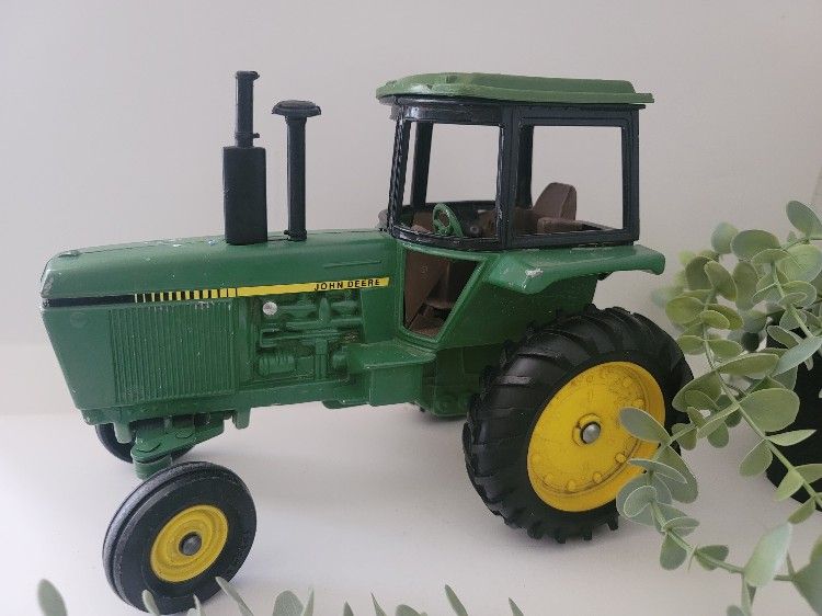 John Deere Toy Metal Tractor For Sale