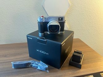 Fujifilm X100VI - Silver (with Accessories)