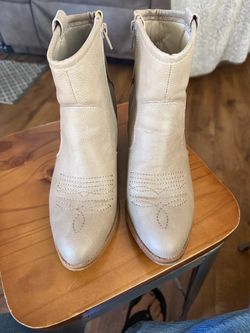 Cream Western Ankle Boots with Side Zip size 8