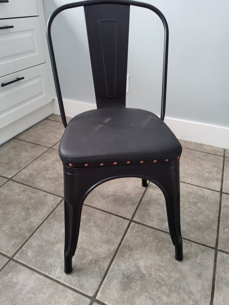  4pcs Metal Dining Chairs with PU Leather Seat High Back Soft
....https://offerup.com/redirect/?o=aHR0cHM6Ly93d3cuYW1hem9uLmNvbS9ZYWhlZXRlY2gtRGlubmlu