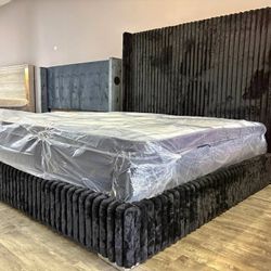 6FT FLUFFY SOFT KING SIZE BED $750
QUEEN SIZE $699!!