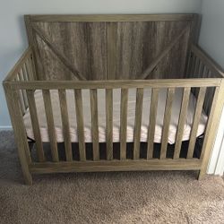Baby/toddler Crib/bed