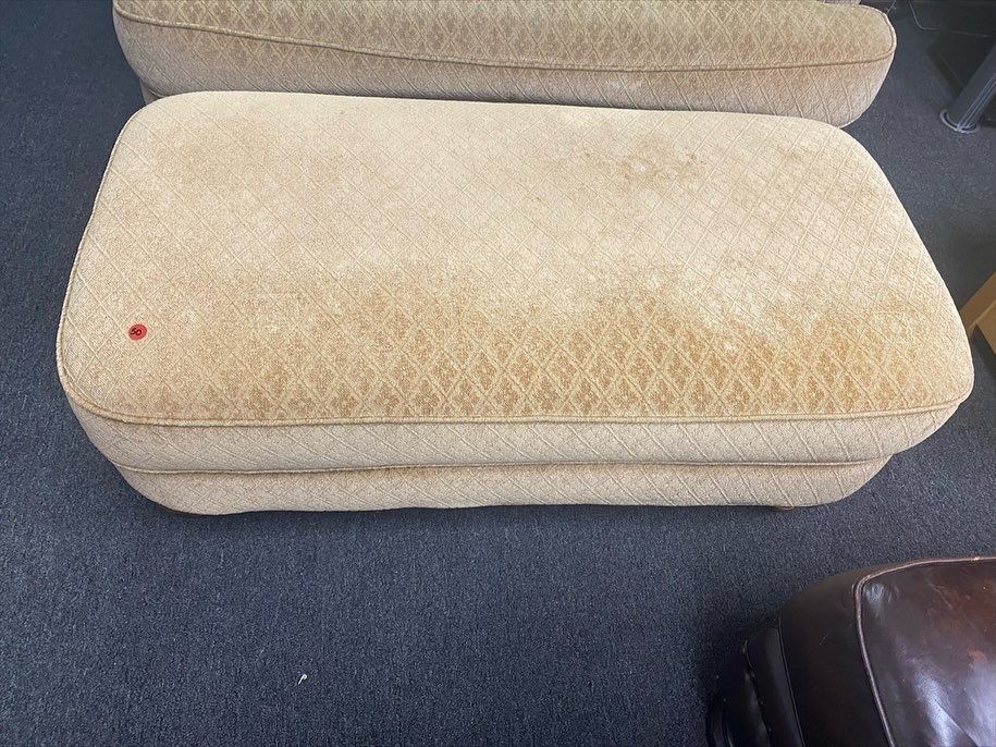Flexsteel Brown Cushioned Ottoman $50 Matching Loveseat Available 45” x 24” x 18”
