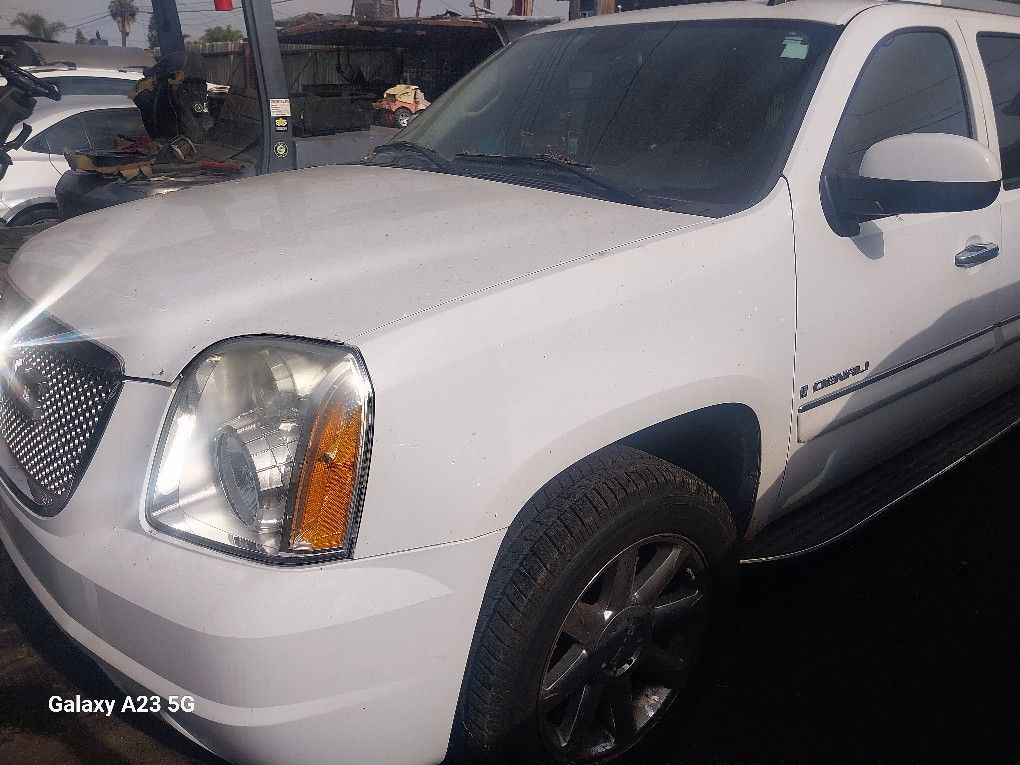 2007 GMC Yukon For Parts