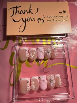 Press on nails