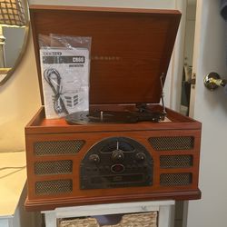 TOCADISCOS - CROSLEY ,RADIO, CASSETTE, CD. $45.00
