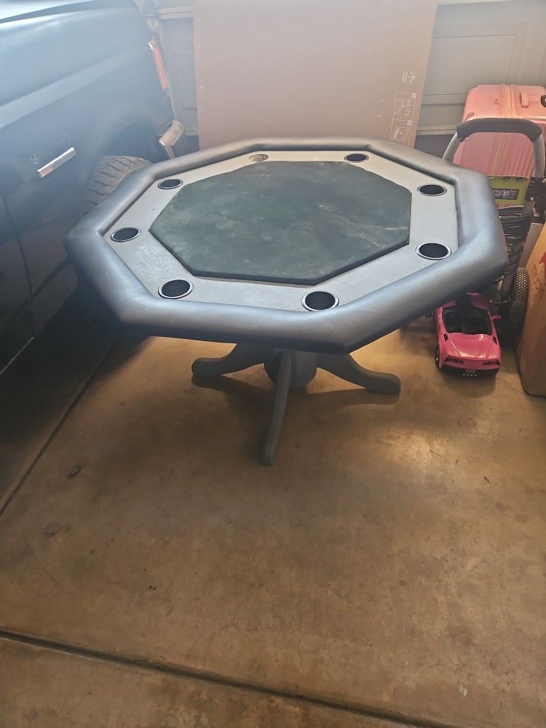 Poker Table