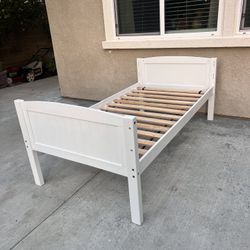 Solid Wood White Twin Size Bed 