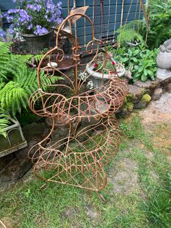 Chippy Iron Plant Stand