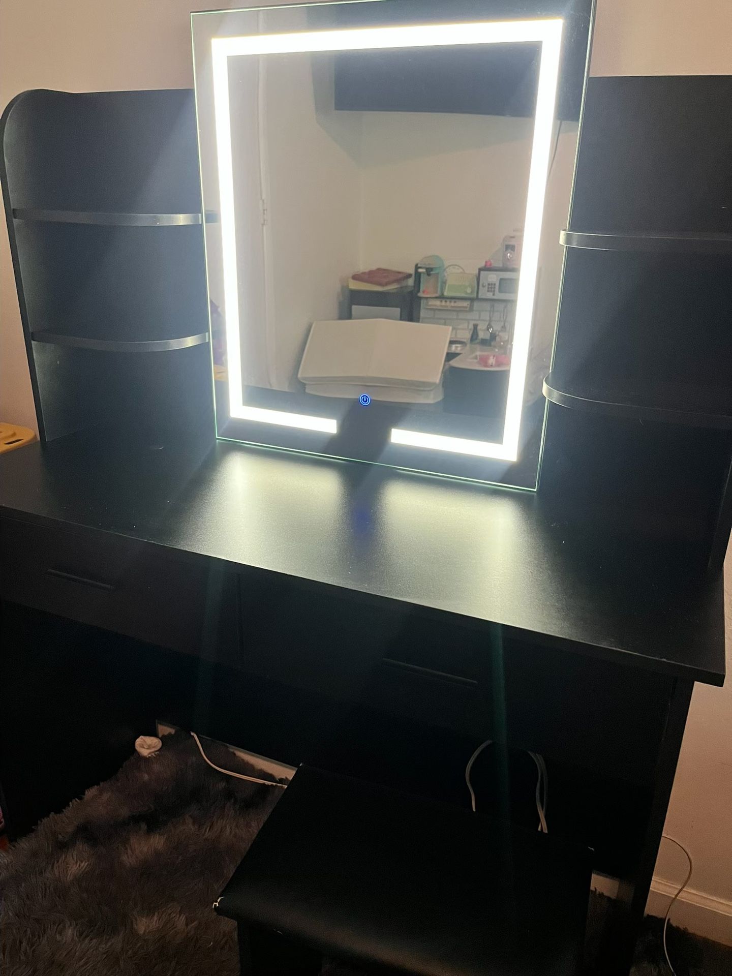 Vanity With Lights & Stool