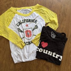 Chaser Lots of 2 California Lacrosse & I love Country Graphics Print Tops size M