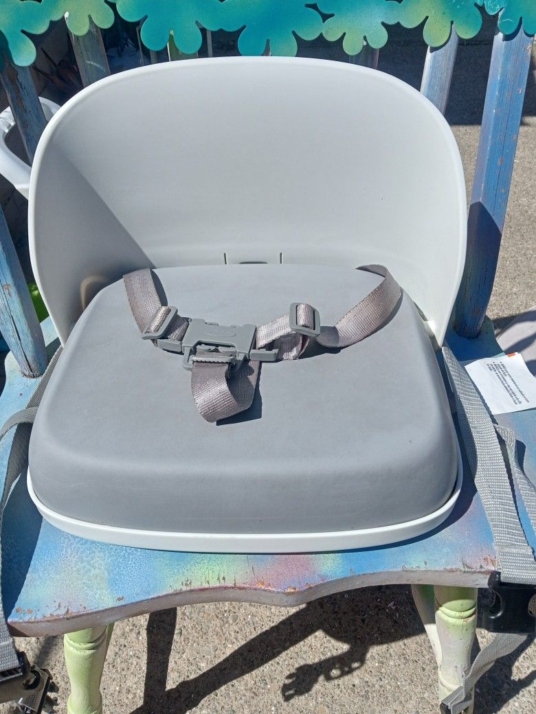 OXO TOT PERCH BOOSTER SEAT WITH STRAPS