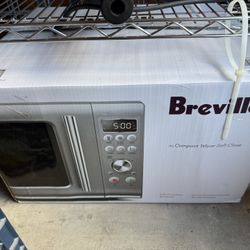 Breville Compact Wave. Soft Close Microwave