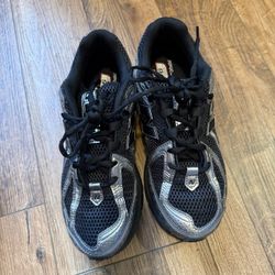 New Balance Size 7 Mujer 