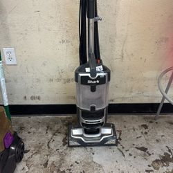 Vaccum Shark 