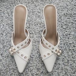 Brand New White 3 inch Pumps/Heels/Size 6