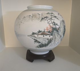 Asian vase on traditional wooden stand: so, so lovely