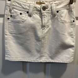 Yanuk Short Corduroy Skirt with Front And Back Pockets Size 4 Color: Off white