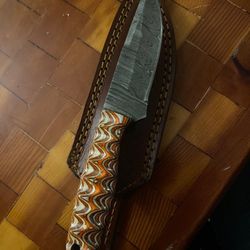 Wood / Damascus Steel Cutting Tool