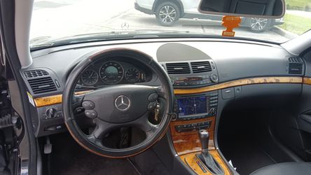 2007 Mercedes-Benz E 550 Presidential  Thumbnail