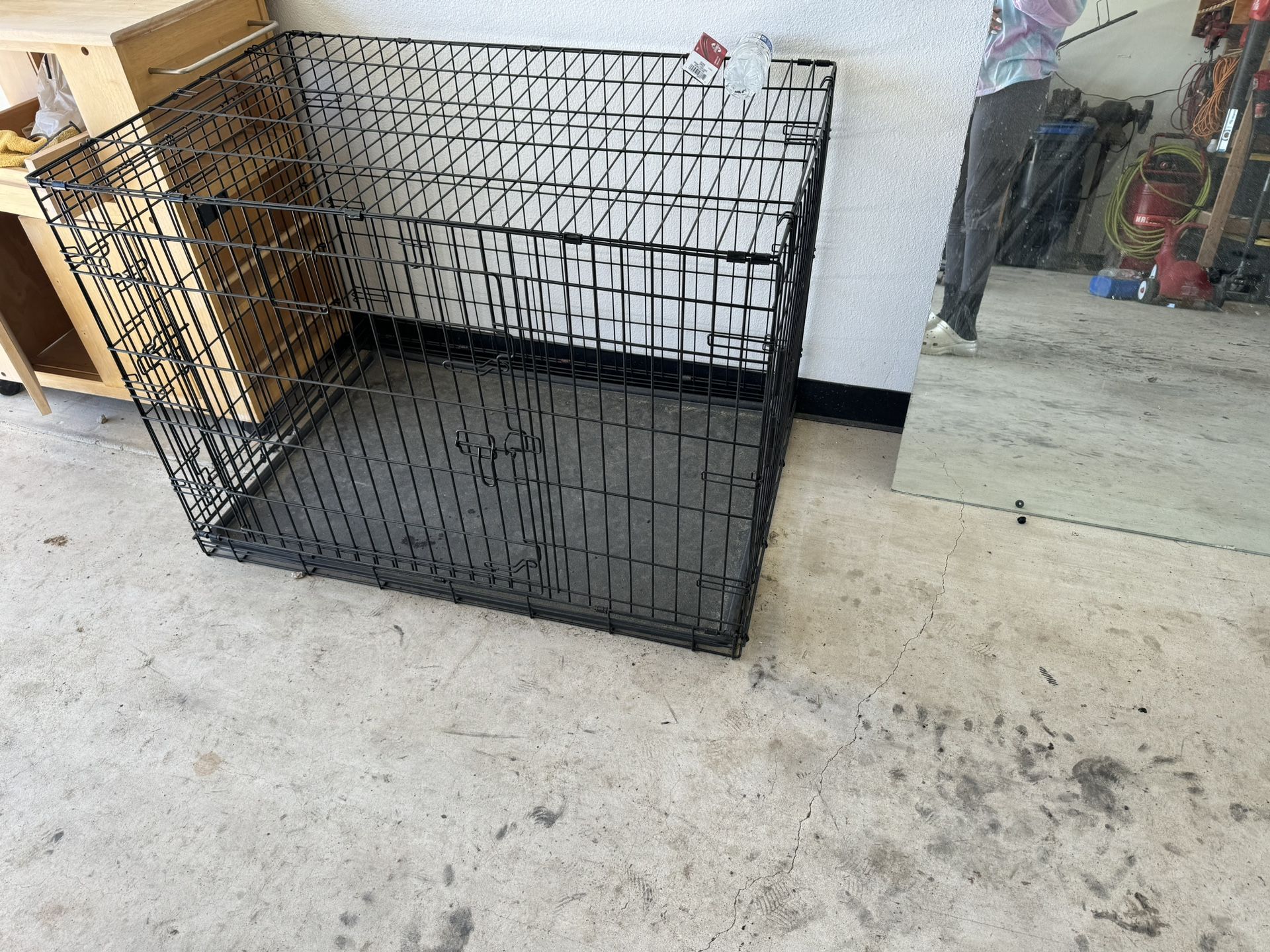 Dog Kennel/ Crate