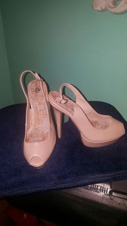 Joey o Nude High heels...size 7 womens...likw new!