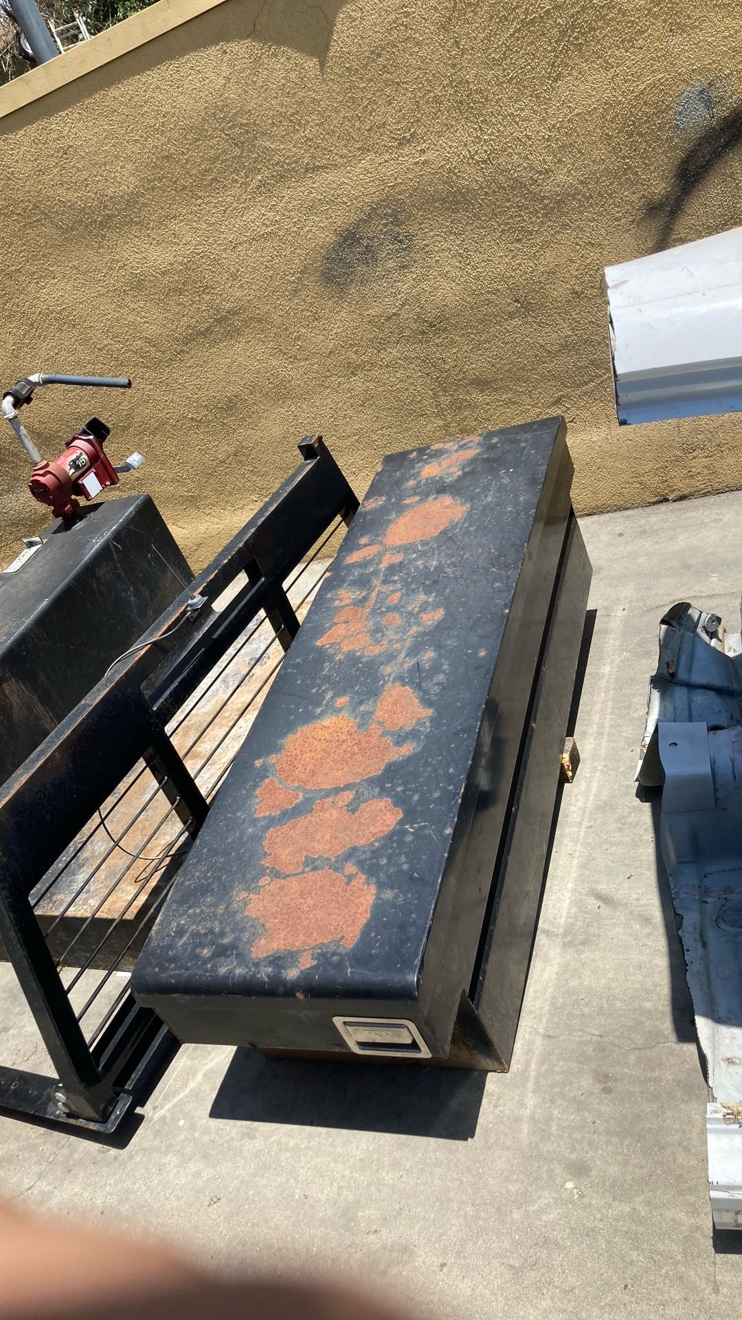 Toolbox, Gas tank, And Bed Grill