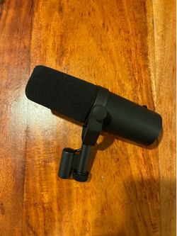 SHURE SM7B MICROPHONE