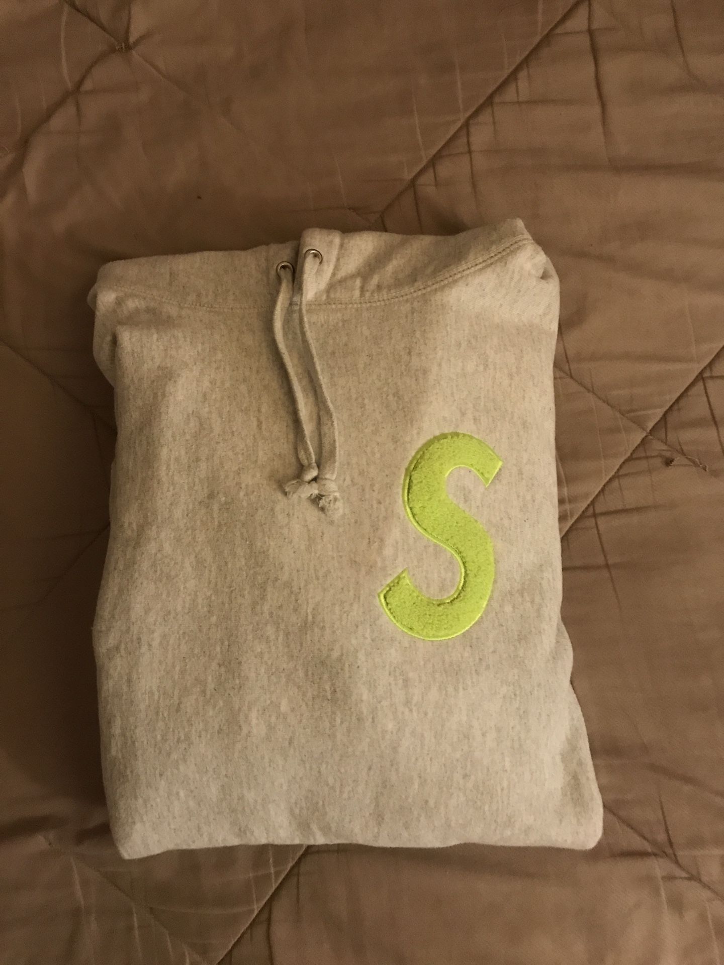 Size Large Supreme S logo hoodie