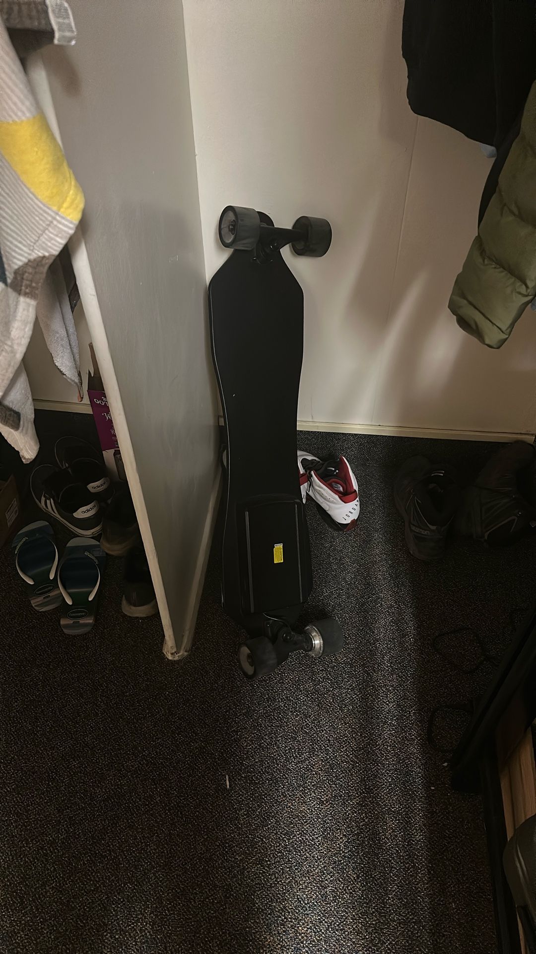 Electric skateboard